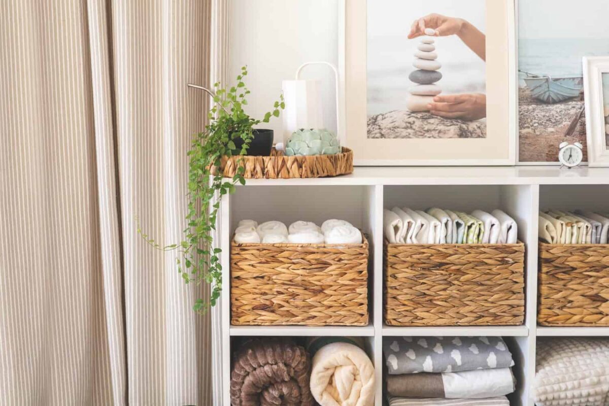 Ordnung, Ordnungshex Ordnung herstellen, Chaos beseitigen, Ordnung schaffen, Chaos in Ordnung mit Struktur, Ordnungscoach, Aufräumen, System Organisation, Neuanfang mit Ordnung, Übersiedlung Partnerbezug, Ortswechsel mit Ordnung, gewünschte persönliche Veränderung mit Ordnung, Büro/Alltag Papierkram Meine Ordnung, deine Lebensqualität, Lebensqualität durch Ordnung, Ordnung halten und Lebensqualität erhalten,