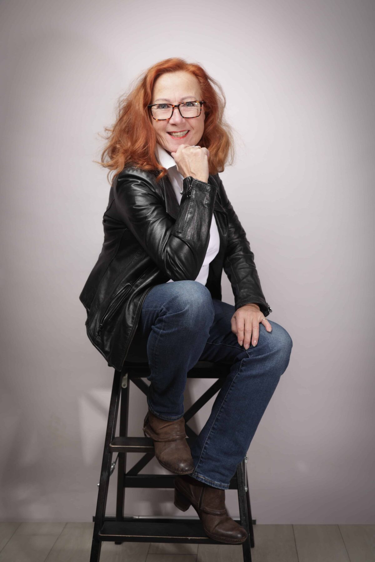 Martina Schönbichler, Ordnungshex.at, Ordnungscoach, Ordnungscoach Wien, Ordnungshilfe, Ordnungshilfe Wien, Ordnung schaffen, Aufräumhilfe Wien, Aufräumcoach Wien, Ordnungscoach, Ordnungsberatung in Wien, Struktur im Alltag, Loslassen lernen, Minimalismus im Alltag, Entrümpelung mit System, Ordnung im Kopf und ZuhauseOrdnungshex Ordnung, Chaos beseitigen, Ordnung schaffen, Chaos Ordnung Struktur Ordnungscoach, Aufräumen, System Organisation, Neuanfang, Übersiedlung, Partnerbezug, Ortswechsel, gewünschte persönliche Veränderung, Büro/Alltag Papierkram, Ordnungscoach Zuhause,