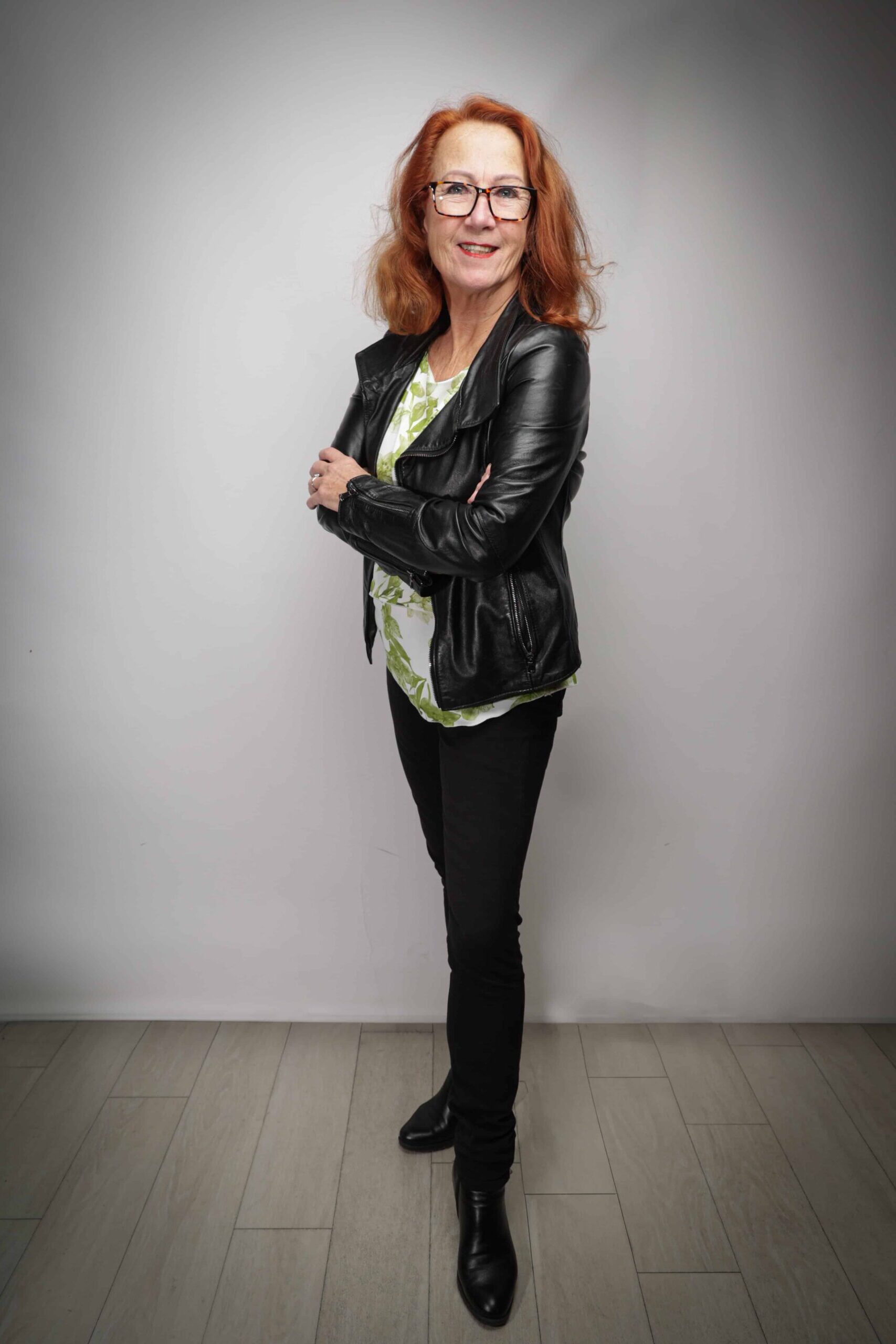 Martina Schönbichler, Ordnungshex.at, Ordnungscoach, Ordnungscoach Wien, Ordnungshilfe, Ordnungshilfe Wien, Ordnung schaffen, Aufräumhilfe Wien, Aufräumcoach Wien, Ordnungscoach, Ordnungsberatung in Wien, Struktur im Alltag, Loslassen lernen, Minimalismus im Alltag, Entrümpelung mit System, Ordnung im Kopf und ZuhauseOrdnungshex Ordnung, Chaos beseitigen, Ordnung schaffen, Chaos Ordnung Struktur Ordnungscoach, Aufräumen, System Organisation, Neuanfang, Übersiedlung, Partnerbezug, Ortswechsel, gewünschte persönliche Veränderung, Büro/Alltag Papierkram, Ordnungscoach Zuhause,